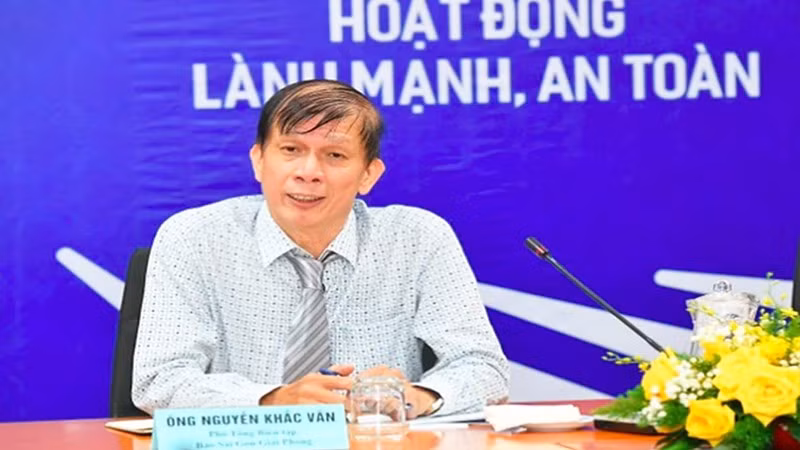 khac-van-2.jpg