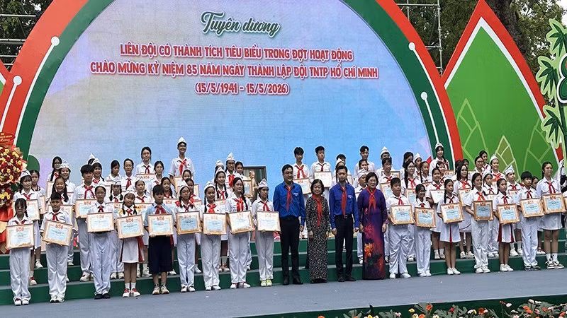 lien-doi-tieu-bieu-2.jpg