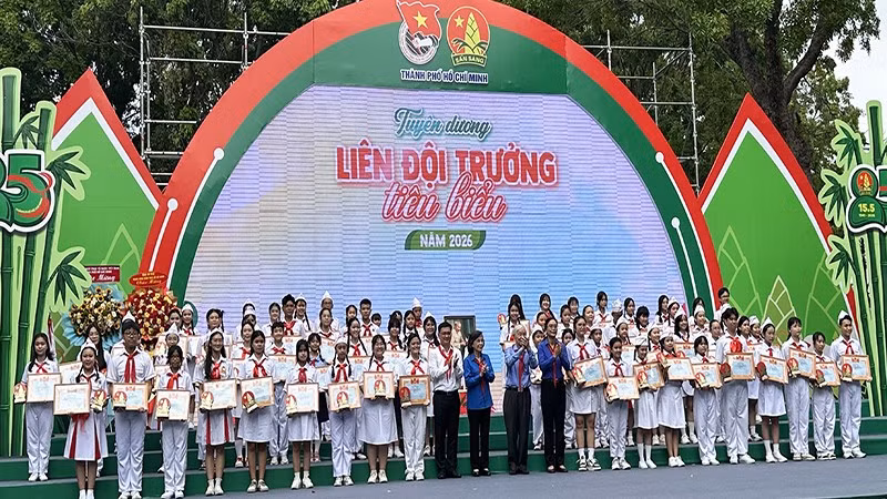 lien-doi-truong-tieu-bieu-2.jpg