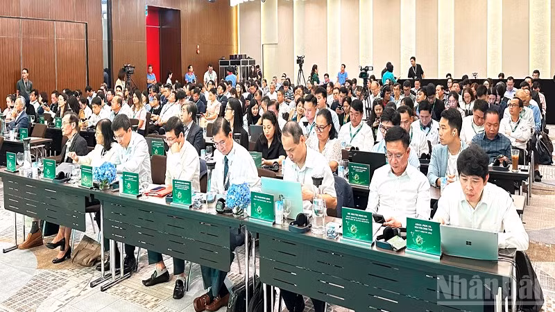 Một góc quang cảnh diễn đàn. (Ảnh: HOÀNG LIÊM)