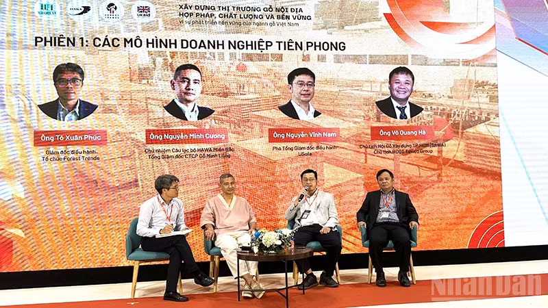 Đại diện các doanh nghiệp tham gia chia sẻ kinh nghiệm và ý kiến tại hội thảo. (Ảnh: HOÀNG LIÊM)