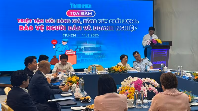 Một góc quang cảnh buổi tọa đàm.