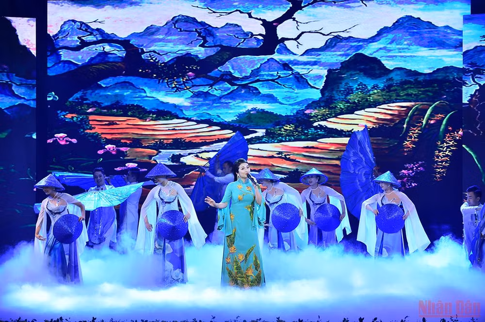 Báo Nhân Dân mang “Xuân ấm” về với người nghèo -0