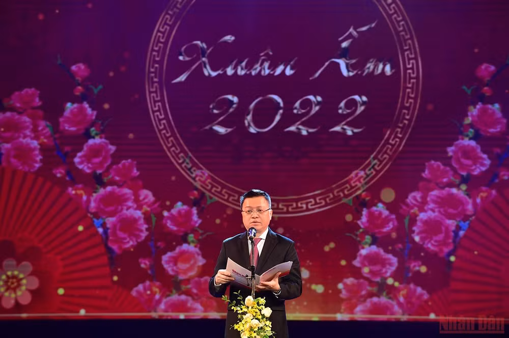 Báo Nhân Dân mang “Xuân ấm” về với người nghèo -0