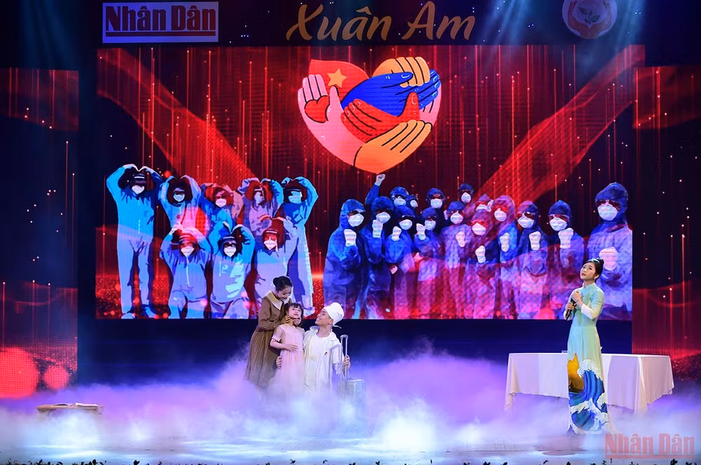 Báo Nhân Dân mang “Xuân ấm” về với người nghèo -0