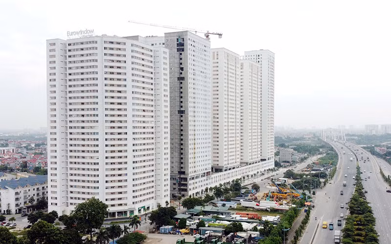 Những tòa chung cư mới đã giúp vùng ven đô Đông Hội mang dáng dấp một đô thị hiện đại.
