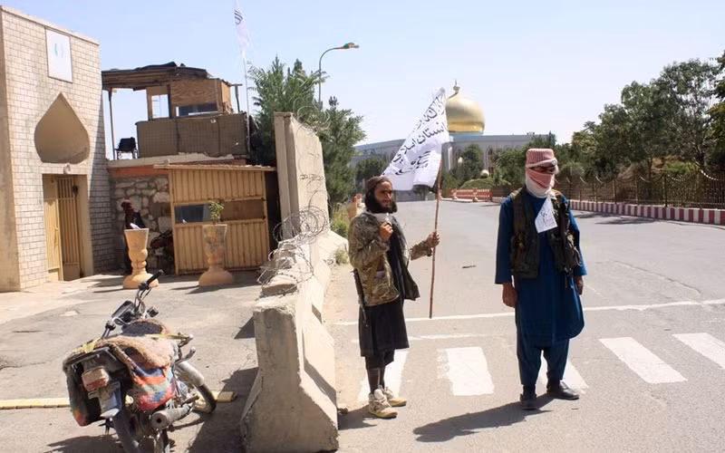 Thành viên của Taliban tại tỉnh Ghazni, Afghanistan, ngày 14/8. (Ảnh: Reuters)