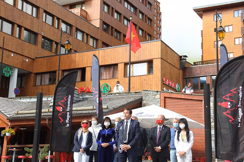 Thị trưởng Jean-Luc Boch nhấn mạnh ý nghĩa của những ngày Việt Nam tại La Plagne.
