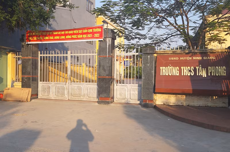 Trường THCS xã Tân Phong có nhiều học sinh nhiễm Covid-19.