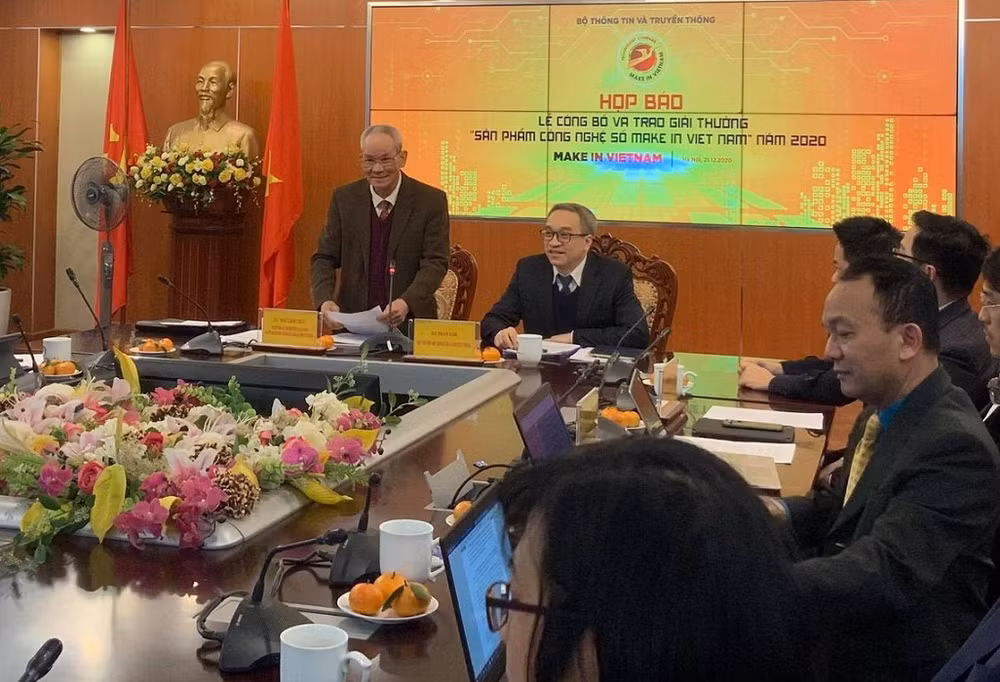 Họp báo về Lễ công bố và trao Giải thưởng “Sản phẩm công nghệ số Make in Viet Nam” năm 2020. 