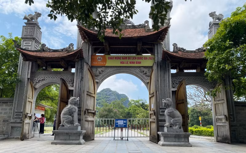 Đền vua Lê trong Khu di tích lịch sử, văn hóa cố đô Hoa Lư đóng cửa.