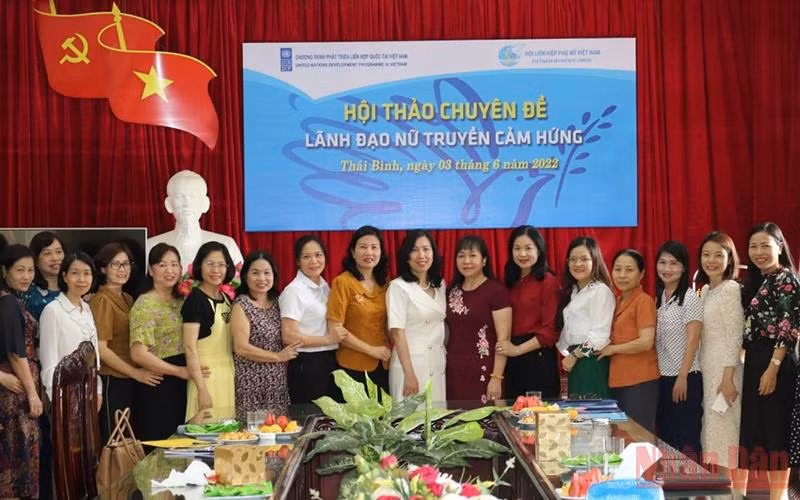 Các đại biểu tham dự hội thảo.