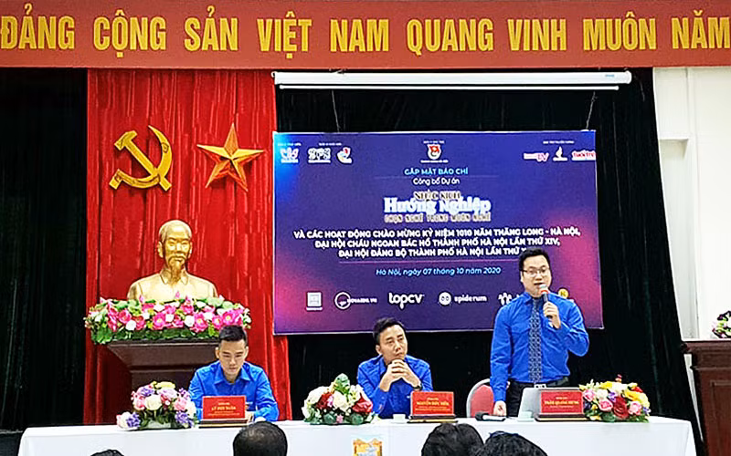 Đại diện Thành đoàn Hà Nội thông tin về các sự kiện của tuổi trẻ Thủ đô chào mừng kỷ niệm 1010 năm Thăng Long - Hà Nội.