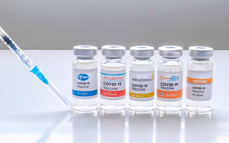 Một số loại vaccine ngừa Covid-19. Ảnh: Shutterstock