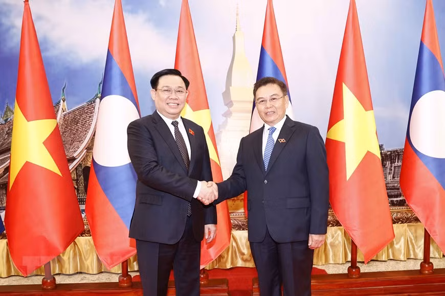 Chủ tịch Quốc hội Vương Đình Huệ hội đàm với Chủ tịch Quốc hội Lào -5