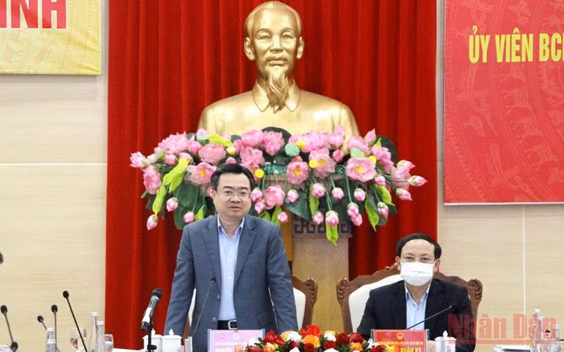 Bộ trưởng Xây dựng Nguyễn Thanh Nghị phát biểu kết luận tại buổi làm việc.