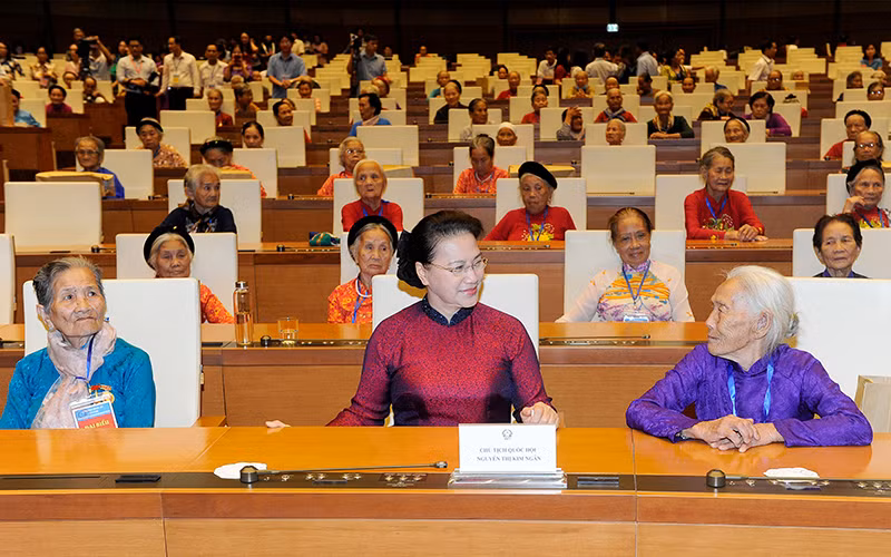 Chủ tịch Quốc hội Nguyễn Thị Kim Ngân và các đại biểu. Ảnh: Ðăng Khoa