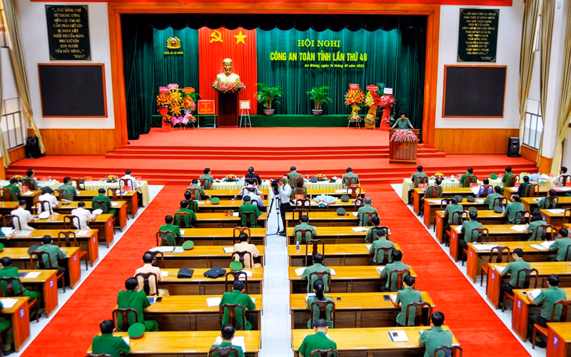 Toàn cảnh hội nghị. 