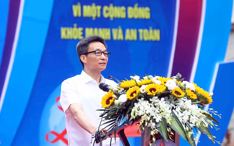 Phó Thủ tướng Vũ Đức Đam phát biểu tại buổi lễ. 