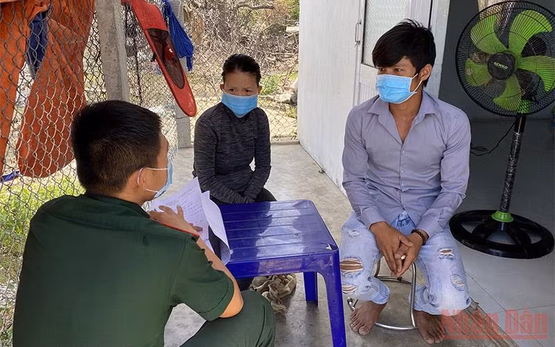 Ngư dân ồ ạt về quê -0