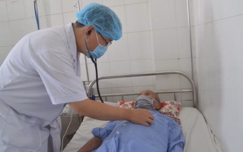 Bệnh nhân N.V.T., 101 ở tỉnh Hậu Giang được cứu nhờ kỹ thuật ít xâm lấn tại BVĐKTW Cần Thơ.