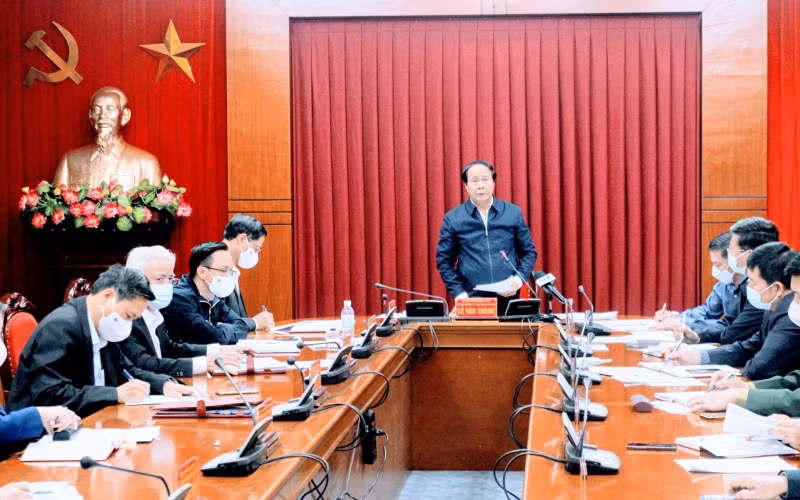 Quang cảnh cuộc họp Ban Thường vụ Thành ủy Hải Phòng sáng 19-2.