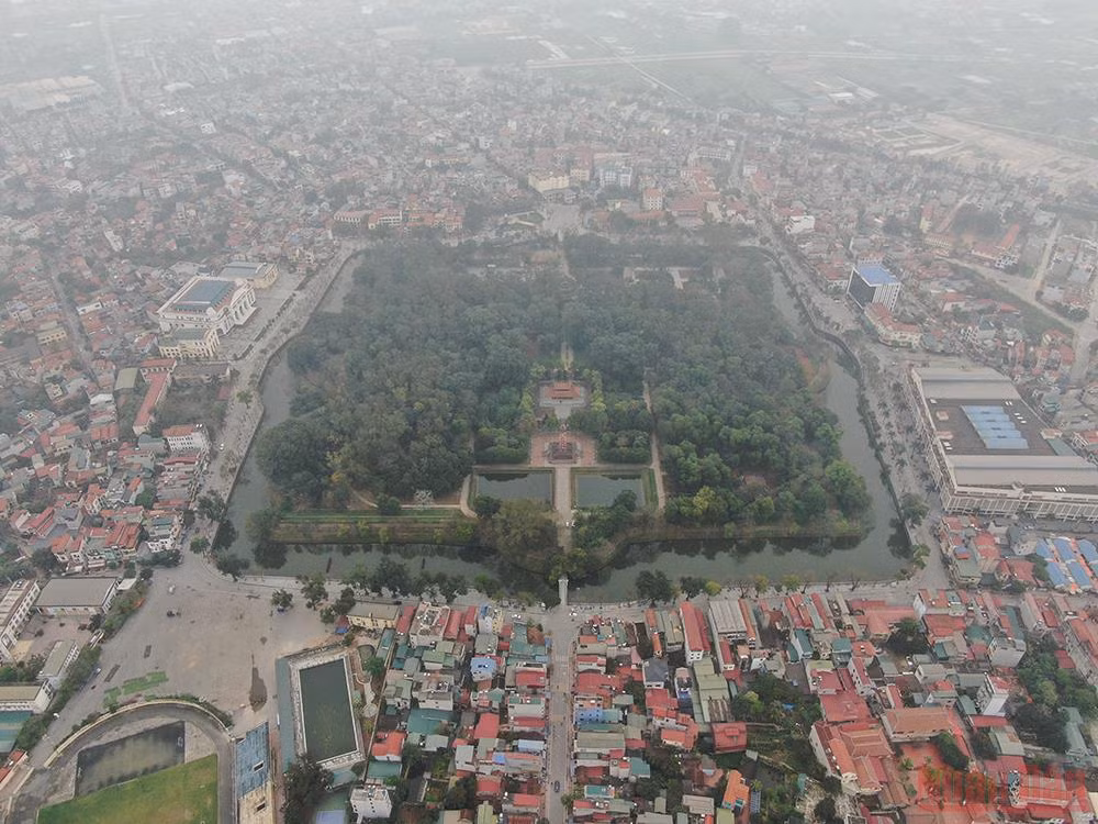 Hà Nội chuẩn bị khai trương tuyến phố đi bộ quanh Thành cổ Sơn Tây -1