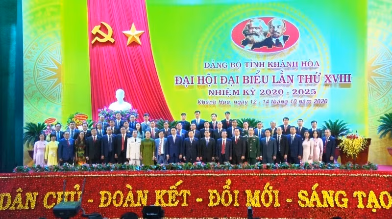 Xây dựng tỉnh Khánh Hòa trở thành trung tâm kinh tế biển, trung tâm du lịch, dịch vụ lớn của cả nước -0