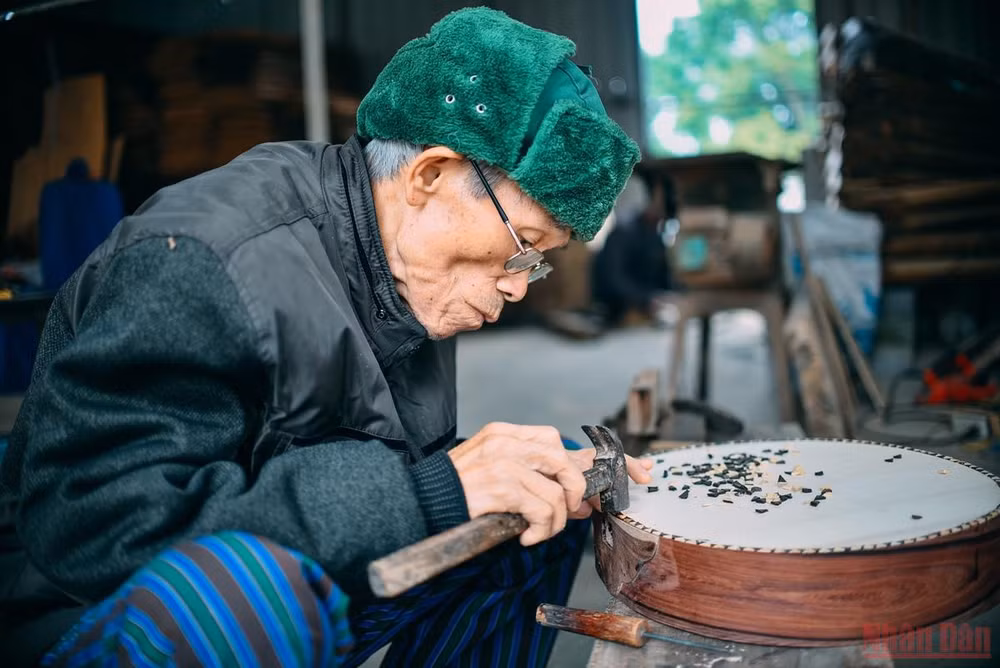 Thăng trầm nghề “rỗng ruột” -0