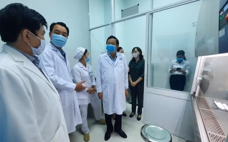 Hệ thống máy xét nghiệm có thể thực hiện mỗi ngày 400 mẫu. 