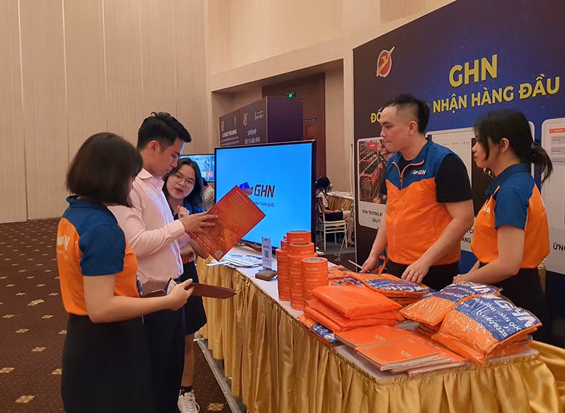 Tạo sản phẩm công nghệ số 