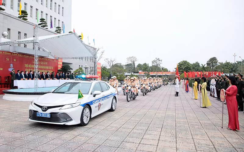 Tỉnh Thái Bình trao bằng khen cho cán bộ, chiến sỹ phá chuyên án đánh bạc nghìn tỷ -0