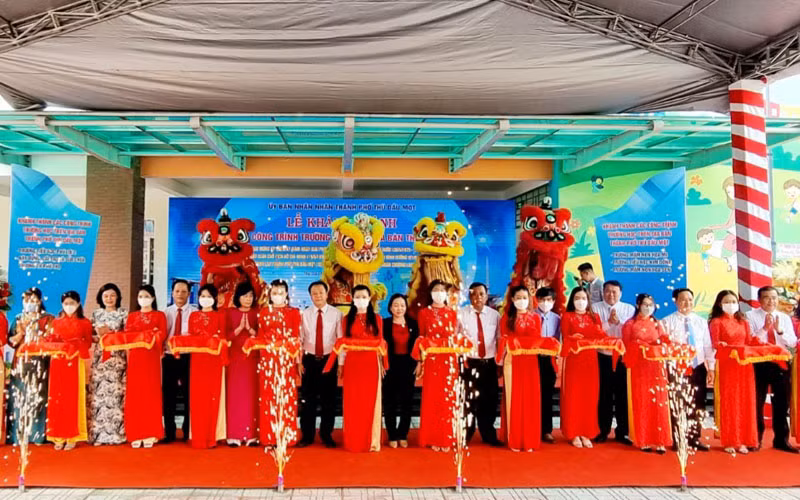 Nghi thức khánh thành 5 công trình trường học tại thành phố Thủ Dầu Một (Bình Dương).