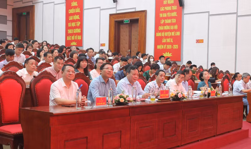 Các đại biểu tham dự hội nghị sáng 1/7.