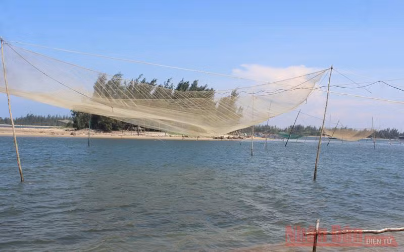 Đắm hồn trưa trên sông Thu Bồn -0