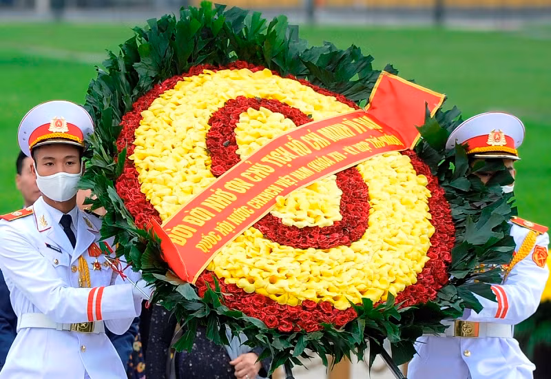 Lãnh đạo Đảng, Nhà nước và đại biểu Quốc hội vào Lăng viếng Chủ tịch Hồ Chí Minh -0