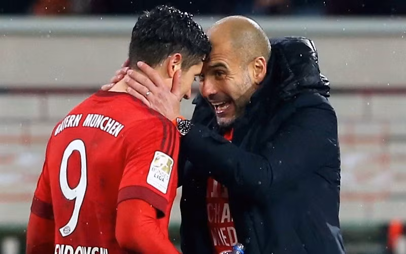 Pep Guardiola và Lewandowski thời còn ở Bayern. (Ảnh: ESPN)