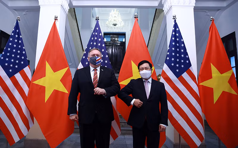 Phó Thủ tướng, Bộ trưởng Ngoại giao Phạm Bình Minh (bên phải) và Ngoại trưởng Hoa Kỳ Michael Pompeo. (Ảnh: Bộ Ngoại giao Việt Nam)