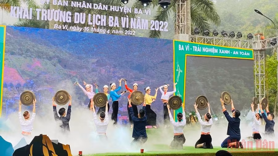 Ba Vì khai trương mùa du lịch với nhiều trải nghiệm mới -0