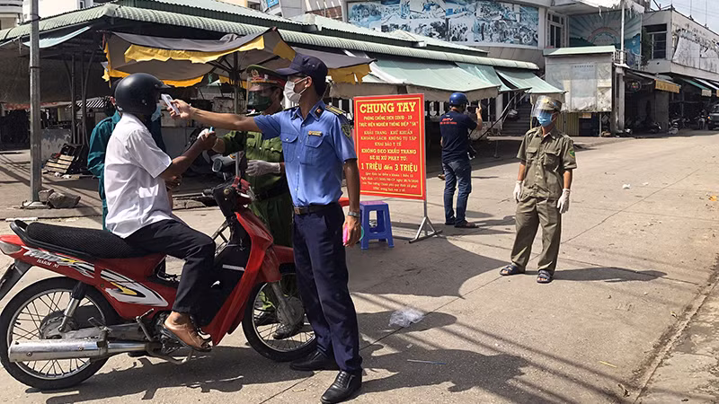 Nhờ phân luồng cho người dân vào chợ truyền thống, TP Sóc Trăng trở thành “vùng xanh” vì chưa có người mắc Covid-19 trên địa bàn.