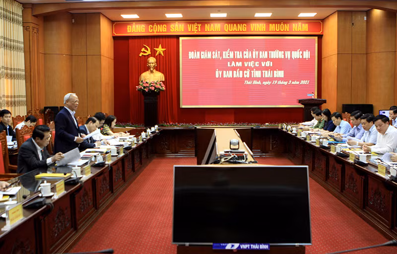 Quang cảnh buổi làm việc.