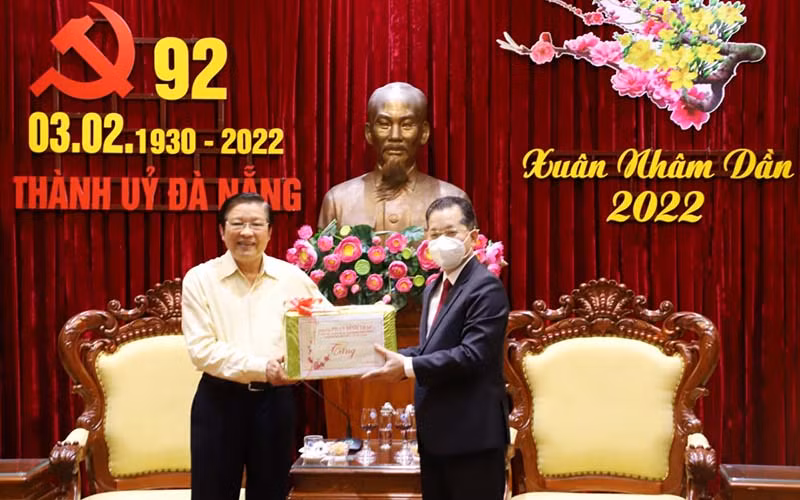 Đồng chí đồng chí Phan Đình Trạc, Ủy viên Bộ Chính trị, Bí thư Trung ương Đảng, Trưởng Ban Nội Chính Trung ương thăm, chúc Tết Thành ủy Đà Nẵng. 