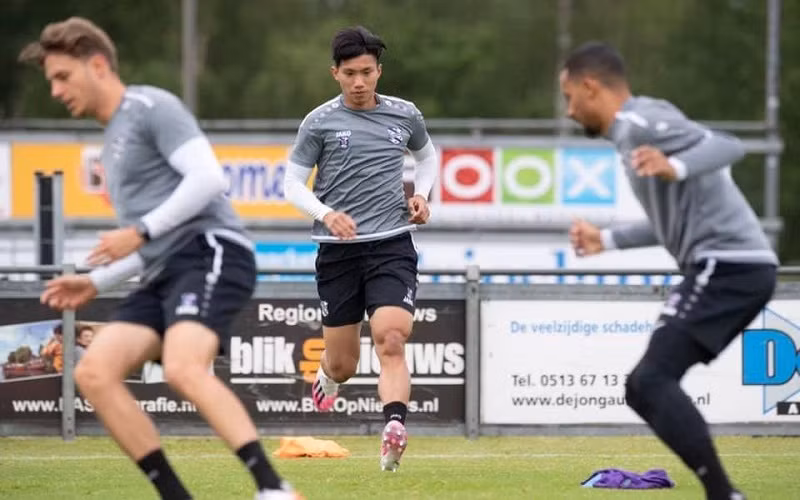 Văn Hậu chính thức chia tay SC Heerenveen, về Việt Nam thi đấu. (Ảnh: SC Heerenveen) 