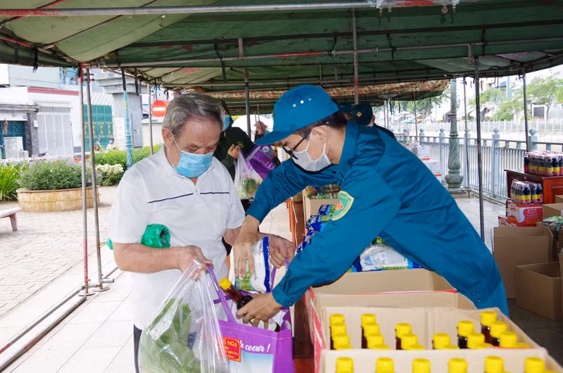 Sát cánh cùng các địa phương phía nam chống dịch -0