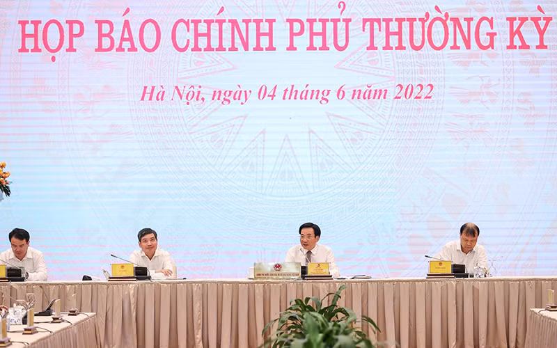 Phiên họp báo Chính phủ thường kỳ tháng 5 diễn ra chiều 4/6 tại Hà Nội. (Ảnh: VGP/Nhật Bắc)