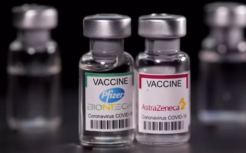 Hai mũi vaccine ngừa Covid-19 của hãng Pfizer hoặc AstraZeneca có hiệu quả ngăn ngừa biến thể Delta gần tương đương với hiệu quả ngăn ngừa biến thể Alpha. (Ảnh: USA TODAY)