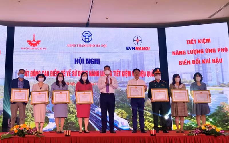 Phát động đợt cao điểm sử dụng năng lượng tiết kiệm, hiệu quả -0