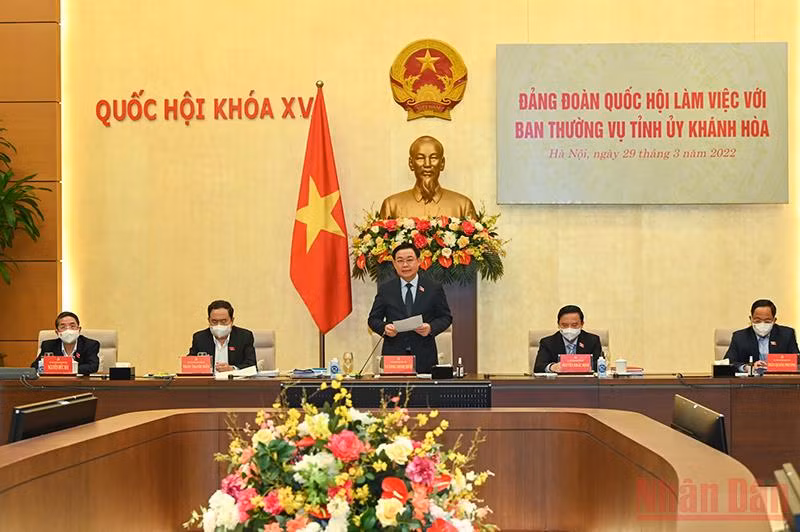 Đóng góp các giải pháp thúc đẩy sự phát triển tỉnh Khánh Hòa -0