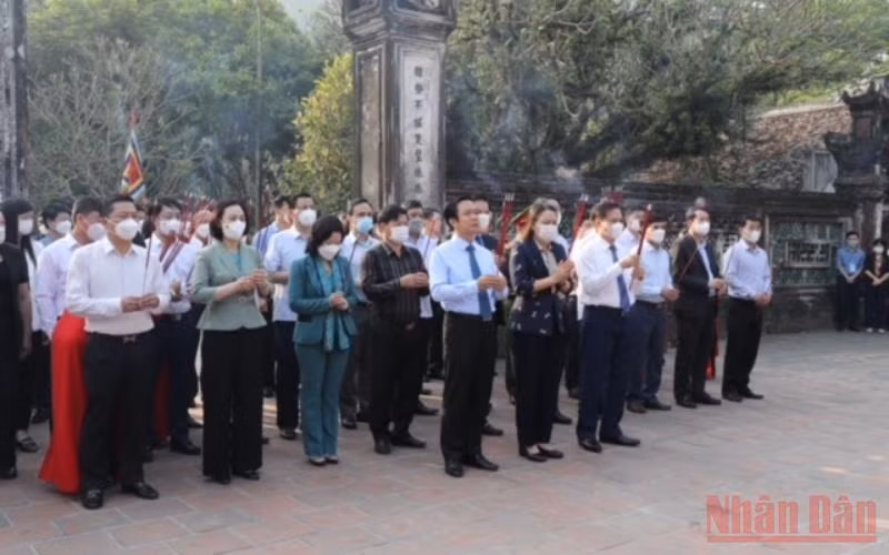 Lễ&nbsp;hội Hoa Lư -&nbsp;Hào hùng&nbsp;một thuở dựng nước -0