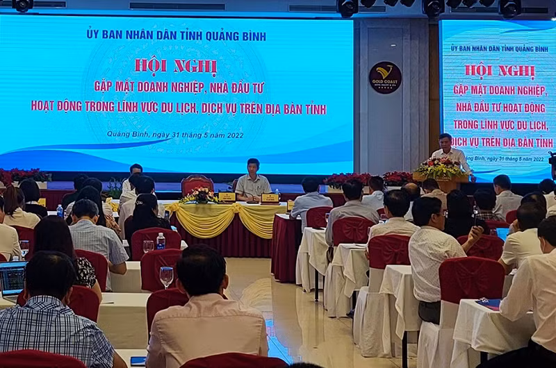 Quang cảnh hội nghị về du lịch của tỉnh Quảng Bình.